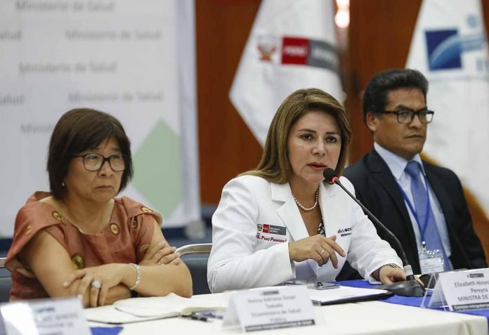 Ministra Elizabeth Hinostroza Ministra Elizabeth Hinostroza