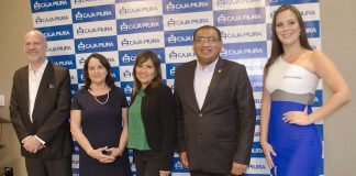 Gerard Giglio, Director de Caja Piura, Mercedes Franco de Heck, Presidenta del Directorio de Caja Piura, Patricia Rojas, Jefe de Servicios Electrónicos de Caja Piura y Marcelino Encalada, Gerente de Ahorros y Finanzas de Caja Piura.