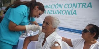Vacunación de adultos mayores / Foto: Andina