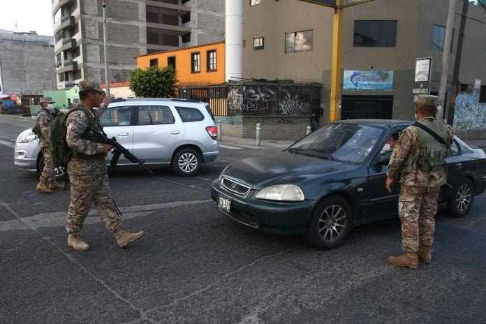 Fuerzas armadas resguardan calles de Lima / Foto: Andina Fuerzas armadas resguardan calles de Lima / Foto: Andina