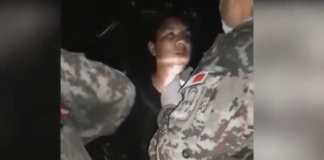 Soldado golpea a sujeto que no acata toque de queda