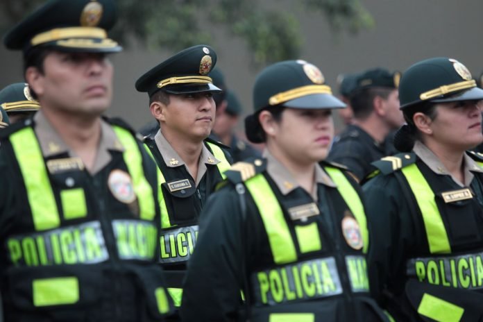 Policías peruanos / Foto: Andina