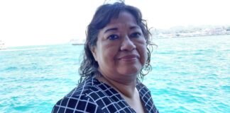 Azucena Romaní en El Bósforo, estrecho que separa la parte europea de la asiática, uno de sus grandes sueños cumplidos.