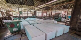 CITEforestal Pucallpa proporcionó los ataúdes a las autoridades, con el fin de atender a la población de escasos recursos impactadas por el COVID-19.