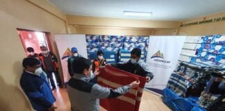 Las frazadas y mantas fueron confeccionadas por artesanas de la provincia, generando empleo local.