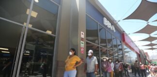 Aforo en bancos, mercados y establecimientos comerciales. / Foto: Andina