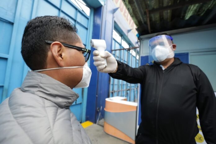 Reinicio de atención al público en Polvos Azules / Foto: Andina