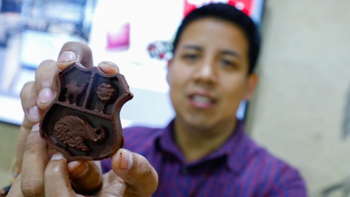 Beneficiará a más de 2.4 millones de personas-socios, en su mayoría productores cafetaleros, cacaoteros, bananeros, pescadores, entre otros.