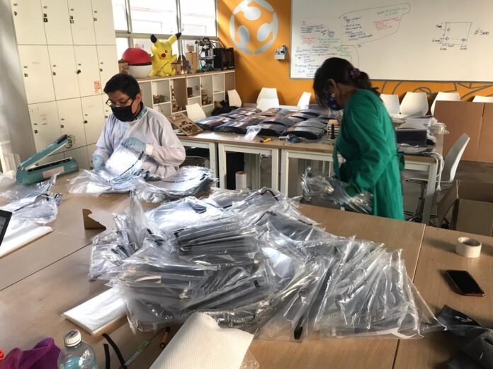 Fabricación de protectores faciales