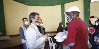 Ministro Alejandro Neyra viajó a Chincha para dialogar y realizar esta ayuda sanitaria a las organizaciones afroperuanas en el distrito de El Carmen, como parte de las acciones desplegadas a nivel nacional.