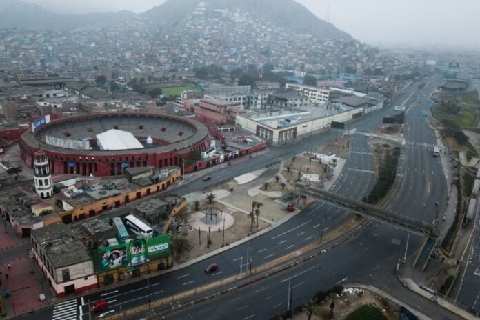 Inmovilización social obligatoria: Fiscalización se realizó vía aérea y terrestre en diferentes puntos de Lima y Callao. Foto: Andina