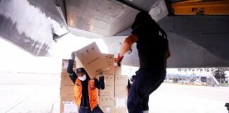 Entrega de alimentos a comunidades nativas de Junín