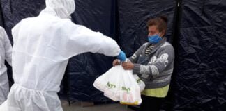 Los afectados del siniestro, instalados en 49 carpas, disfrutaron del plato más consumido en el país.