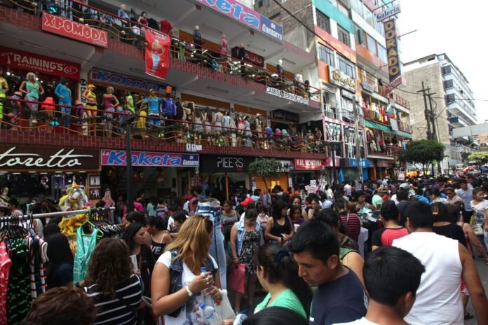 Campaña navideña en Gamarra / Foto: Andina