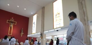 Misas con protocolos sanitarios / Foto: Andina