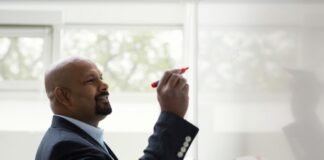 La educación de un niño o niña es un trabajo en equipo entre los docentes y su familia.