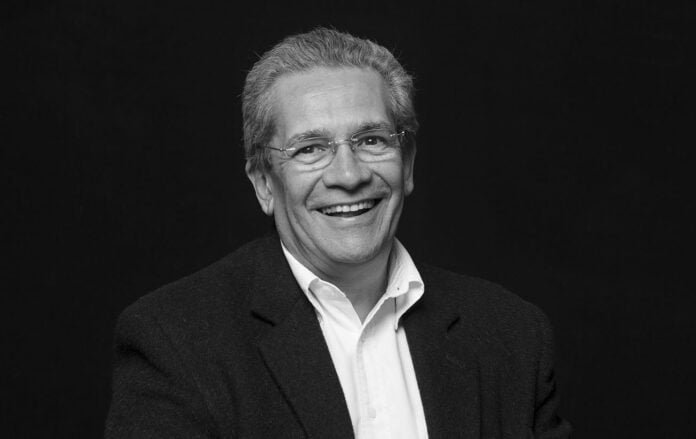 Director de ópera argentino Alejandro Chacón