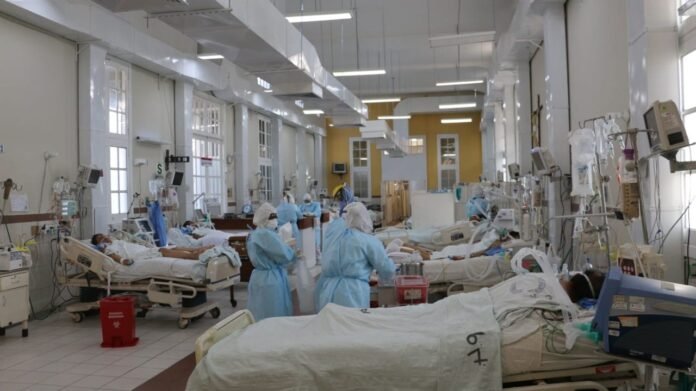 Establecimiento de salud también se organizó para que pacientes con males crónicos y altamente vulnerables continúen su tratamiento por consulta externa