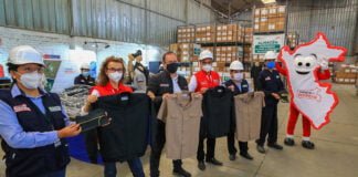 Titular del sector participó de la entrega de prendas elaboradas por 280 mypes que forman parte de la convocatoria del Expediente Técnico 2