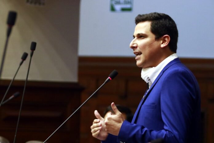 César Combina César Combina