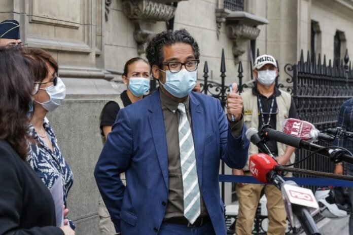 Ministro de la Producción, José Luis Chicoma