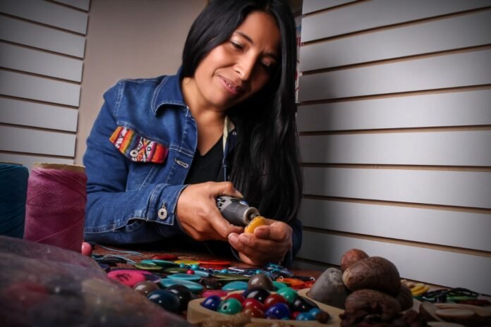 • La comuna limeña ofrece talleres participativos con artesanos, a fin de impulsar la reactivación económica del sector.