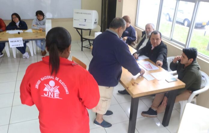 Estarán presentes desde las 5:30 horas en todos los locales de votación a nivel nacional