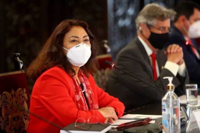 Violeta Bermúdez y Francisco Sagasti