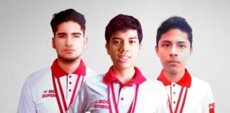 De izquierda a derecha: Edgardo José Plaza Cubas, Víctor Hugo Rejas Quevedo y Alex Rodrigo Salhua Vicuña, estudiantes del 5° de secundaria del Colegio Saco Oliveros