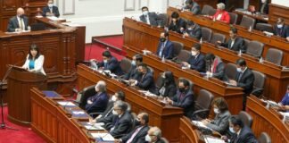 Mirtha Vásquez ante el Pleno del Congreso