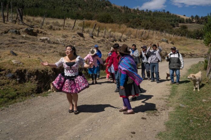 Comunicadora Ancashina creó huaynos en idioma ancestral con los cuáles logró que la comunidad de Cordillera Blanca, en Recuay, conozca y abogue por sus bofedales.
