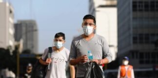 Minsa insta a la ciudadanía a vacunarse, evitar aglomeraciones, mantener distancia de 1.5 metros y usar mascarillas