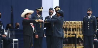 Ceremonia de graduación de los alféreces de la FAP