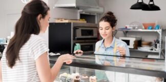 e recomienda innovar con nuevas estrategias y rediseñar lo que se necesite para impulsar al máximo el negocio