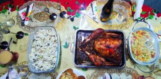 Mesa navideña peruana