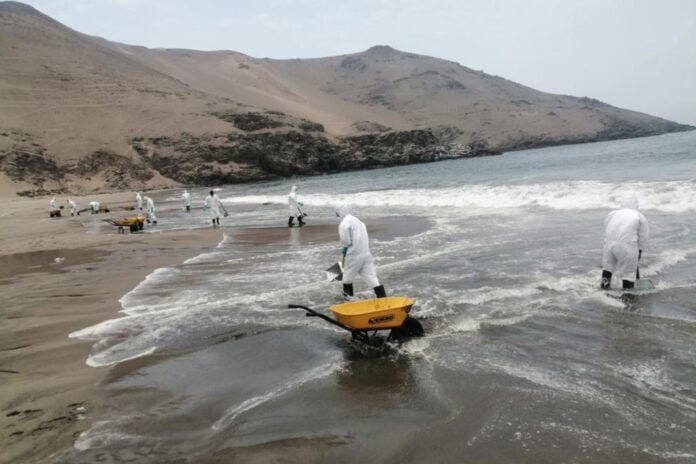 000841873W Derrame de petróleo en Ventanilla