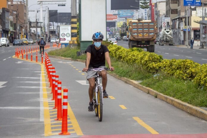 Multas a ciclistas en Lima