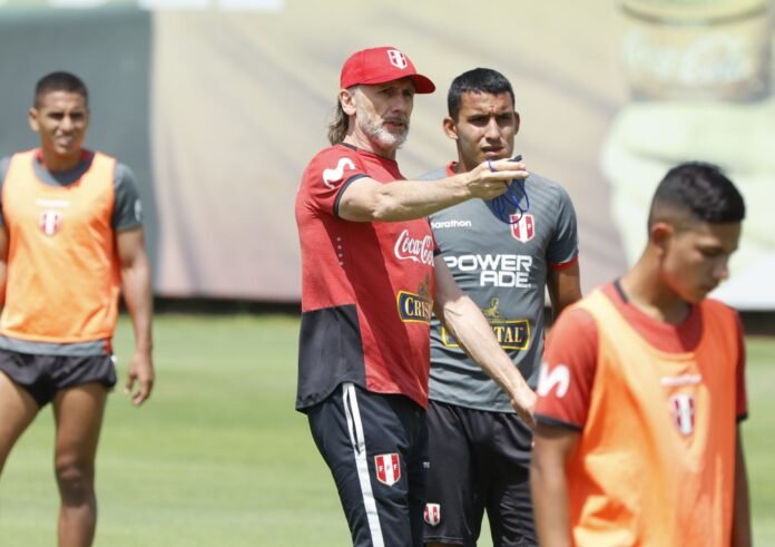 000838476W Entrenamientos de la selección peruana