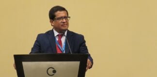 Dr. Jorge Solis Espinoza