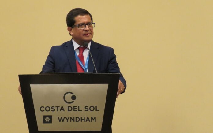 IMG_3124 Dr. Jorge Solis Espinoza