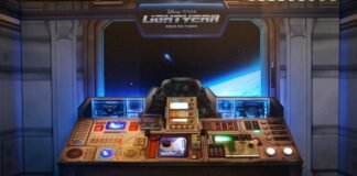 Nave de "Lightyear" en Lima