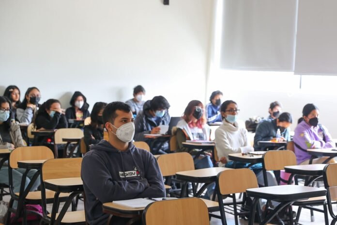 uso de mascarillas en universidades