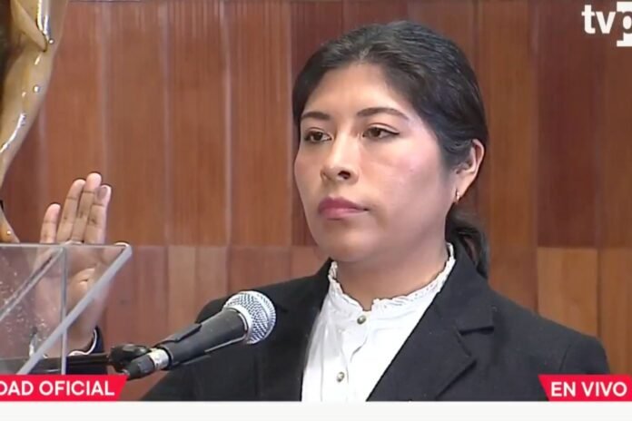 Betssy Chávez juró como presidenta del consejo de ministros