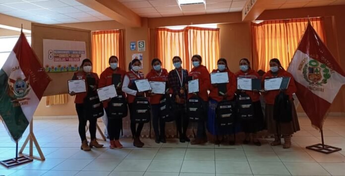 Puno: Cuna Más reconoce a diez comités de gestión y consejos de vigilancia de primera infancia