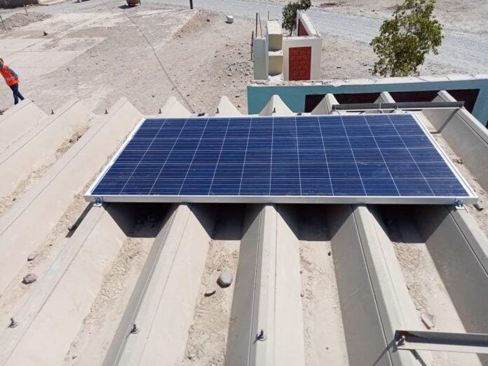 Enel instaló 21 paneles solares en instituciones educativas y viviendas de estudiantes de Nasca