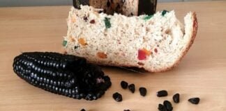 panetón de maíz morado