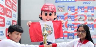 Escolares ajedrecistas peruanos