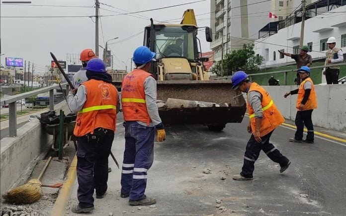 Recojo de poste en Miraflores