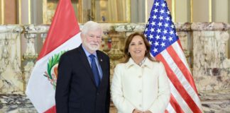 Dina Boluarte con asesor para las américas de Estados Unidos