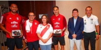 Dina Boluarte con la selección peruana